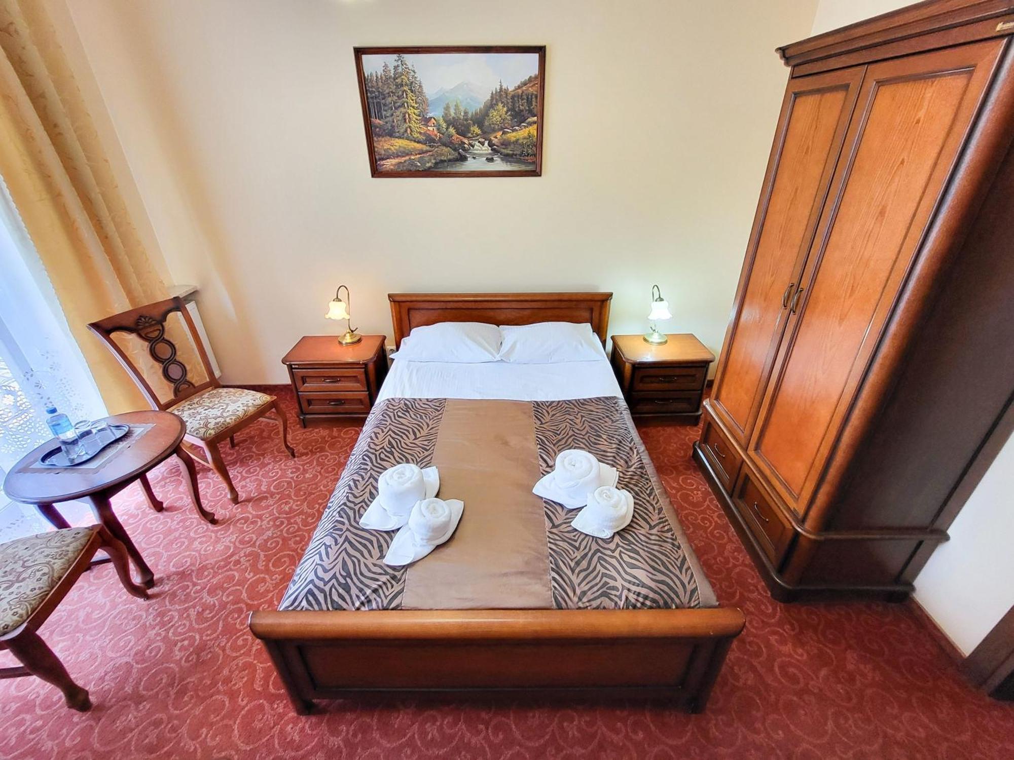 Hotel Hesperus Międzyrzec Podlaski Dış mekan fotoğraf
