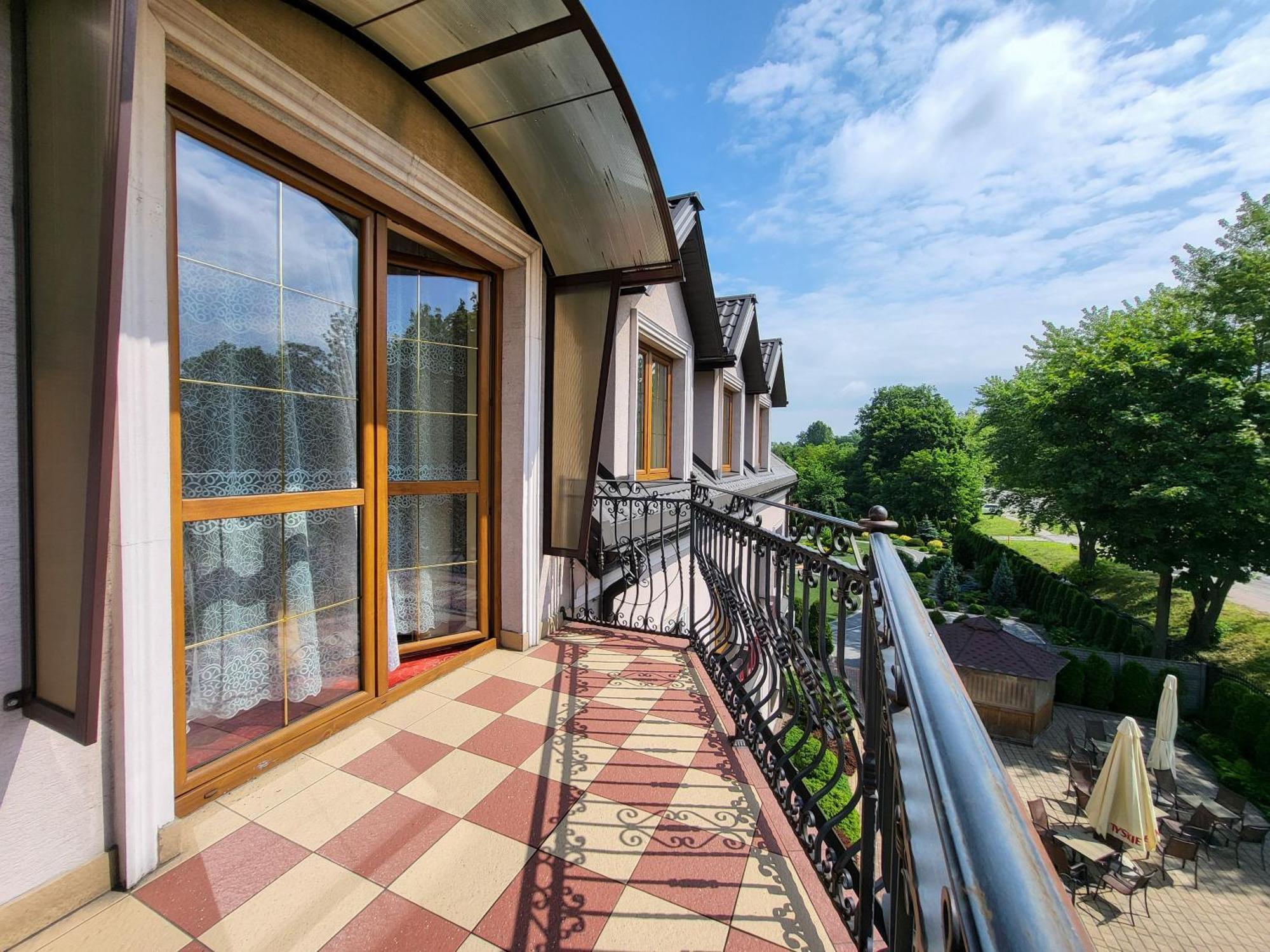 Hotel Hesperus Międzyrzec Podlaski Dış mekan fotoğraf